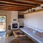 別荘 Avdos' Olive House - Land Tales Agios Romanos
