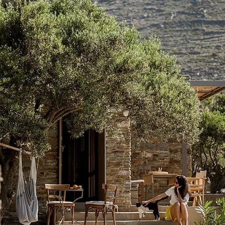 Avdos Olive House, Off-grid Cycladic Retreat Ferienhaus *